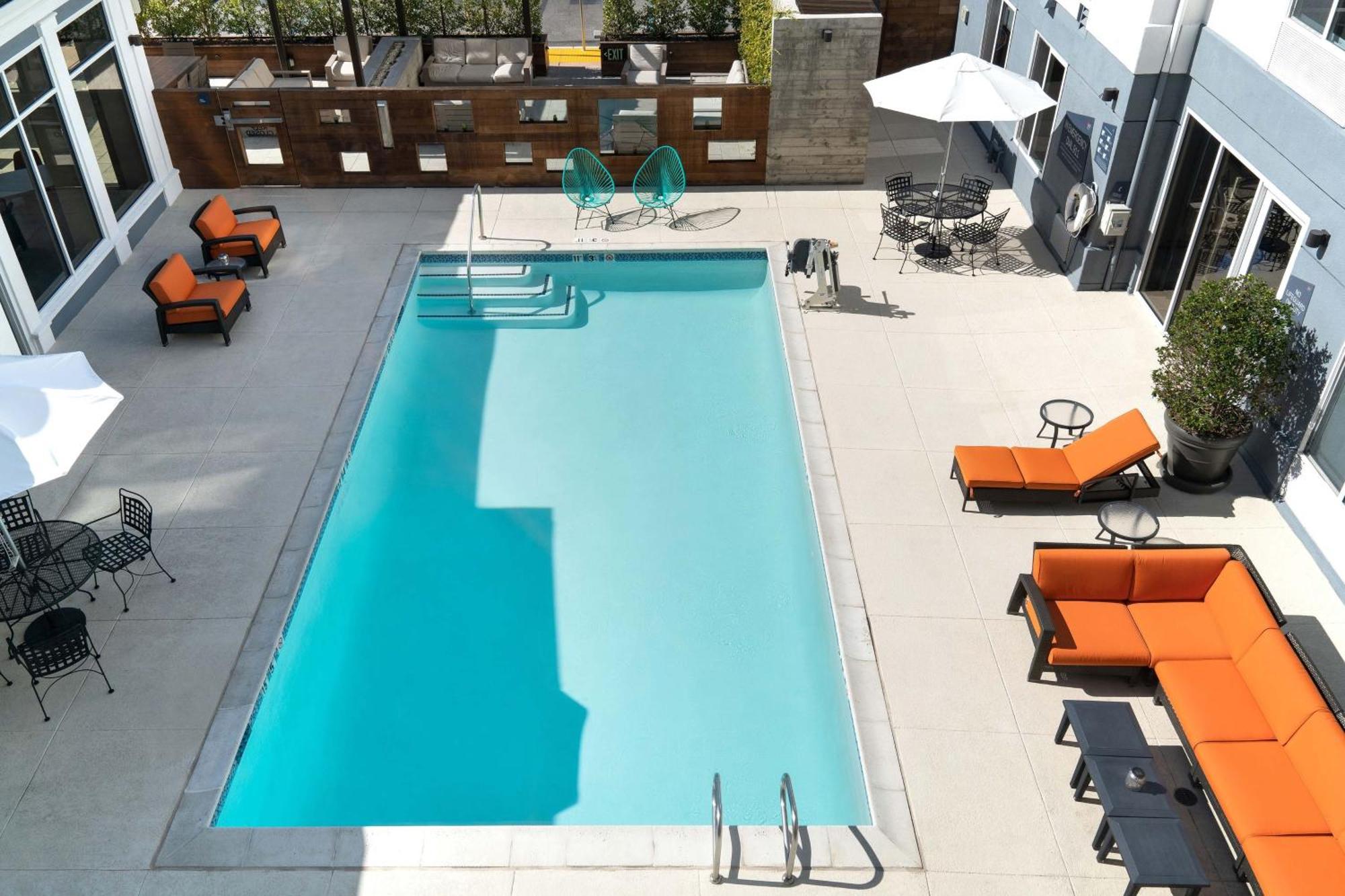 Aloft Mountain View Hotel Exterior photo