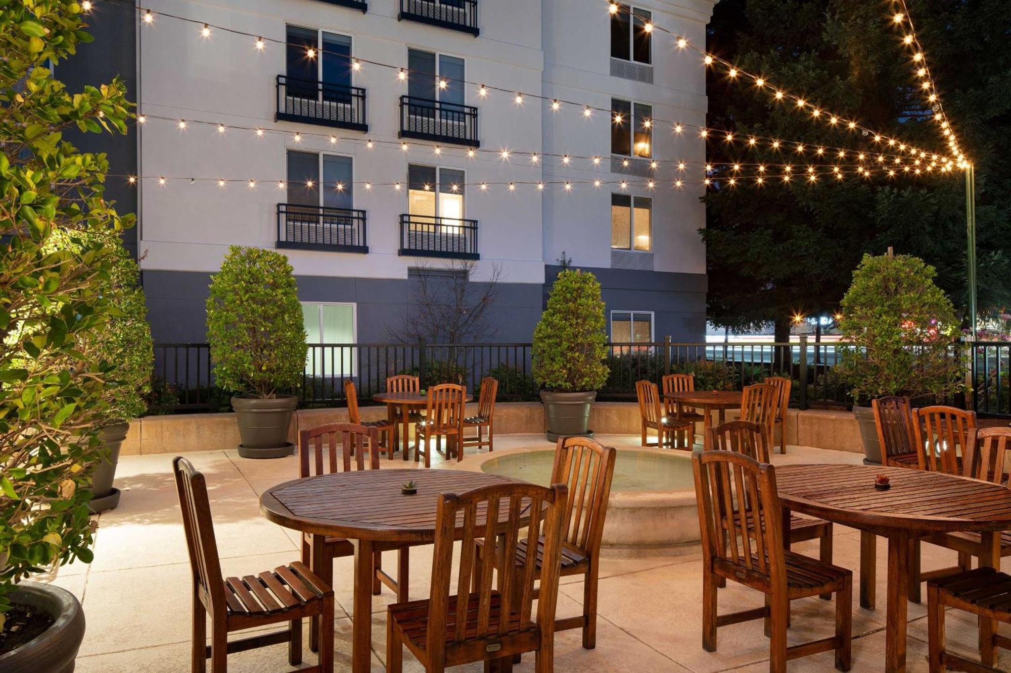 Aloft Mountain View Hotel Exterior photo