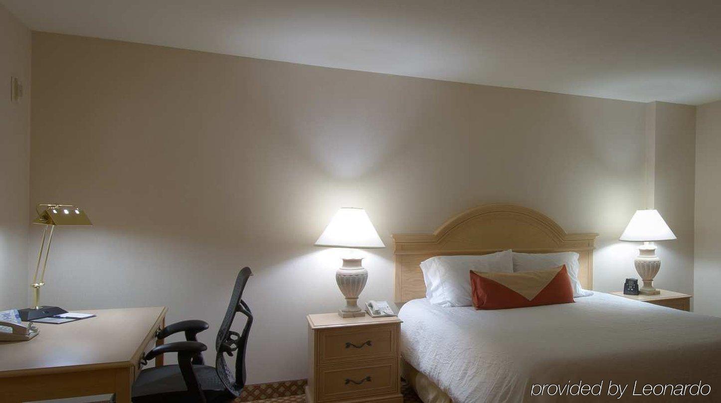 Aloft Mountain View Hotel Room photo